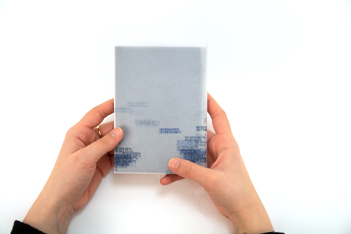 chloe huet édition reliure datacenters graphisme