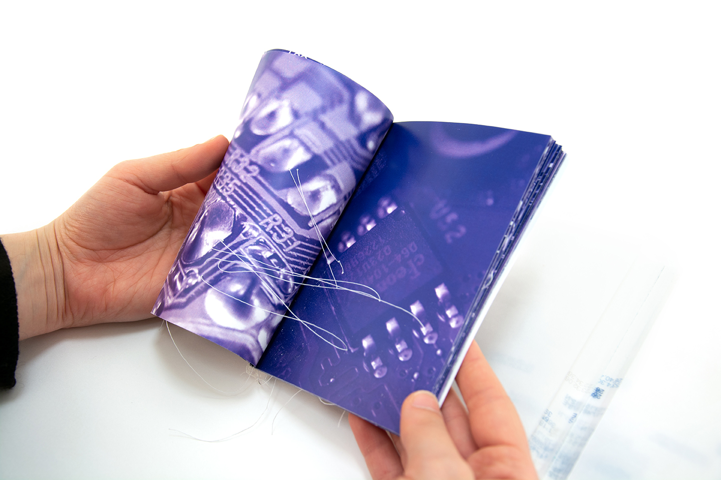 chloe huet édition reliure datacenters graphisme