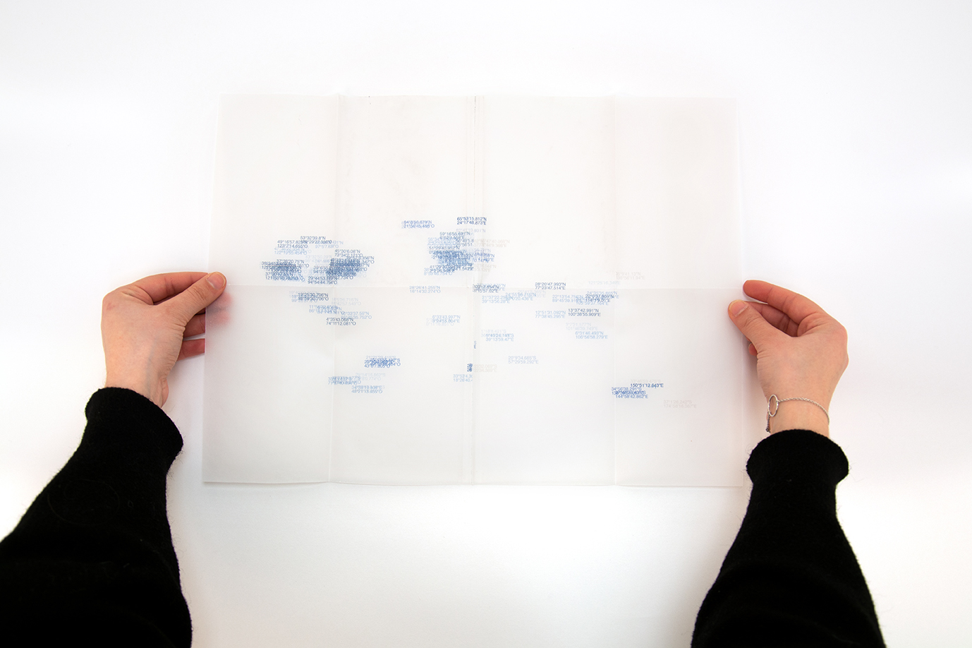 chloe huet édition reliure datacenters graphisme