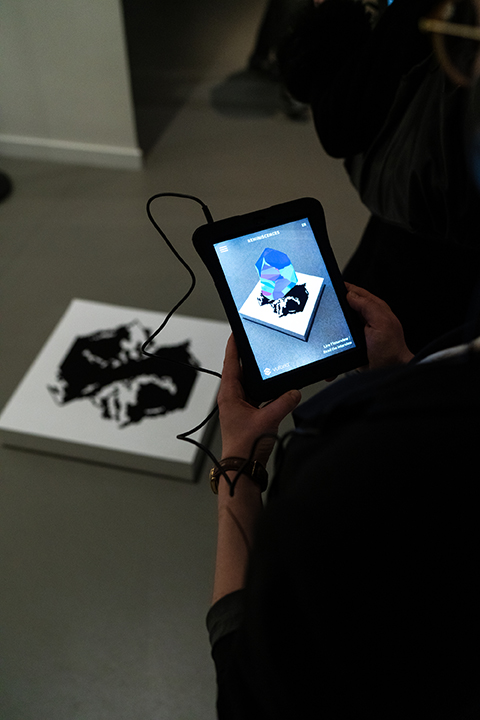 chloe huet fondation louis vuitton flvlab mediation