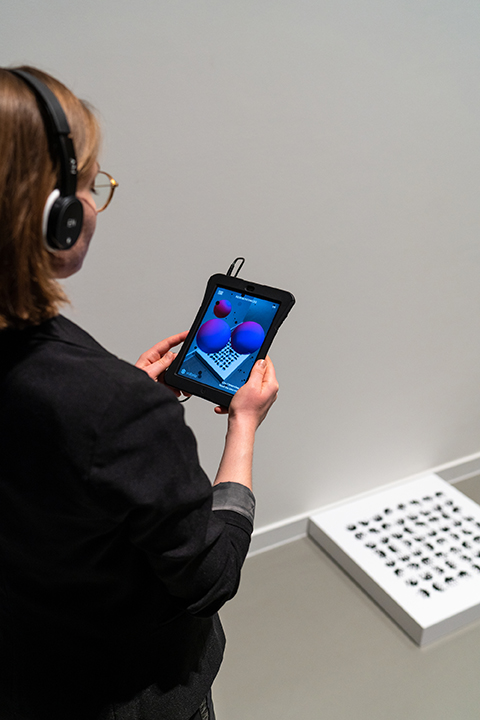 chloe huet fondation louis vuitton flvlab mediation